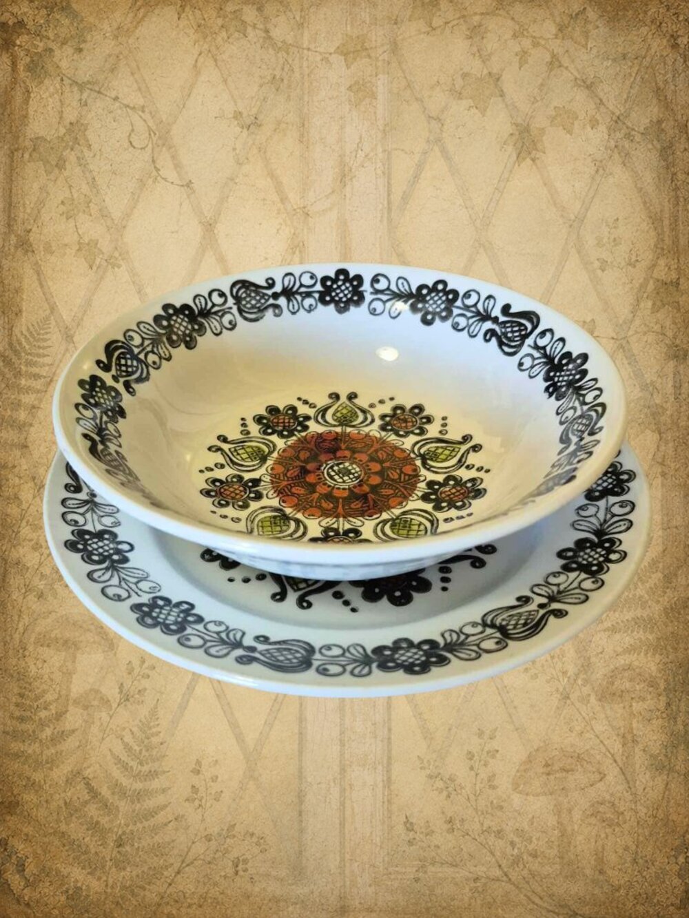 BROADHURST Kathie Winkle Romany Dish & Bowl